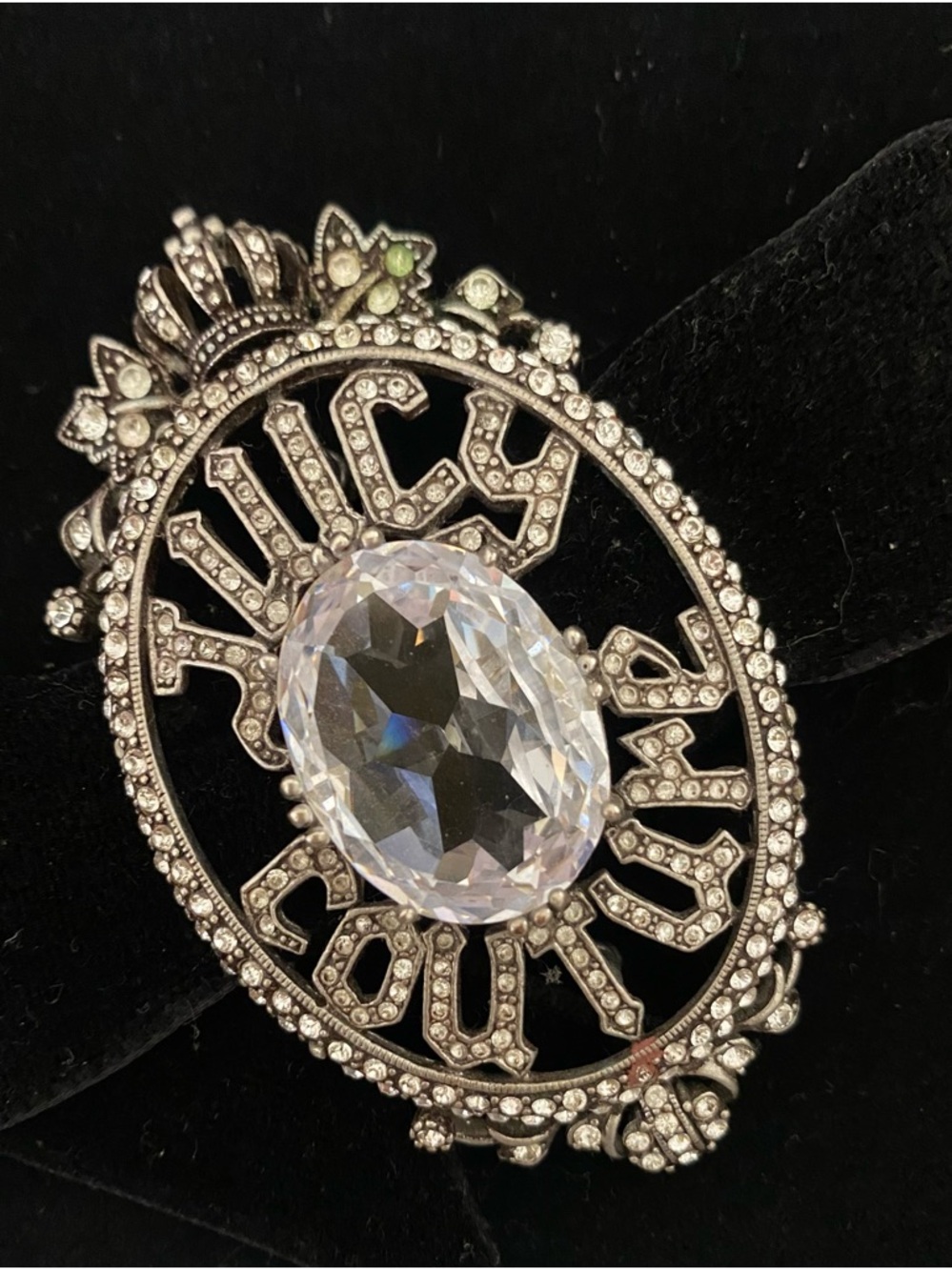 Vintage Juicy Couture Silver-Tone Oval Brooch with Swarovski Crystals - Picture 5 of 7